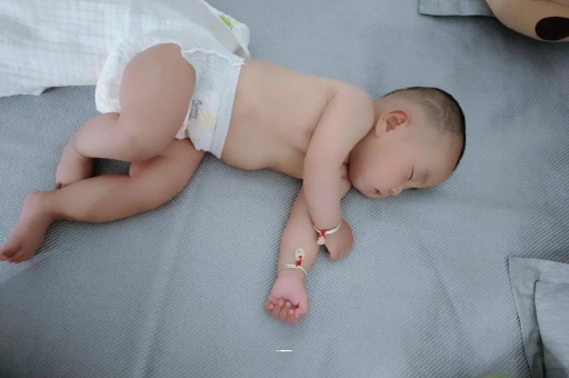 福建怀孕多久会显肚子